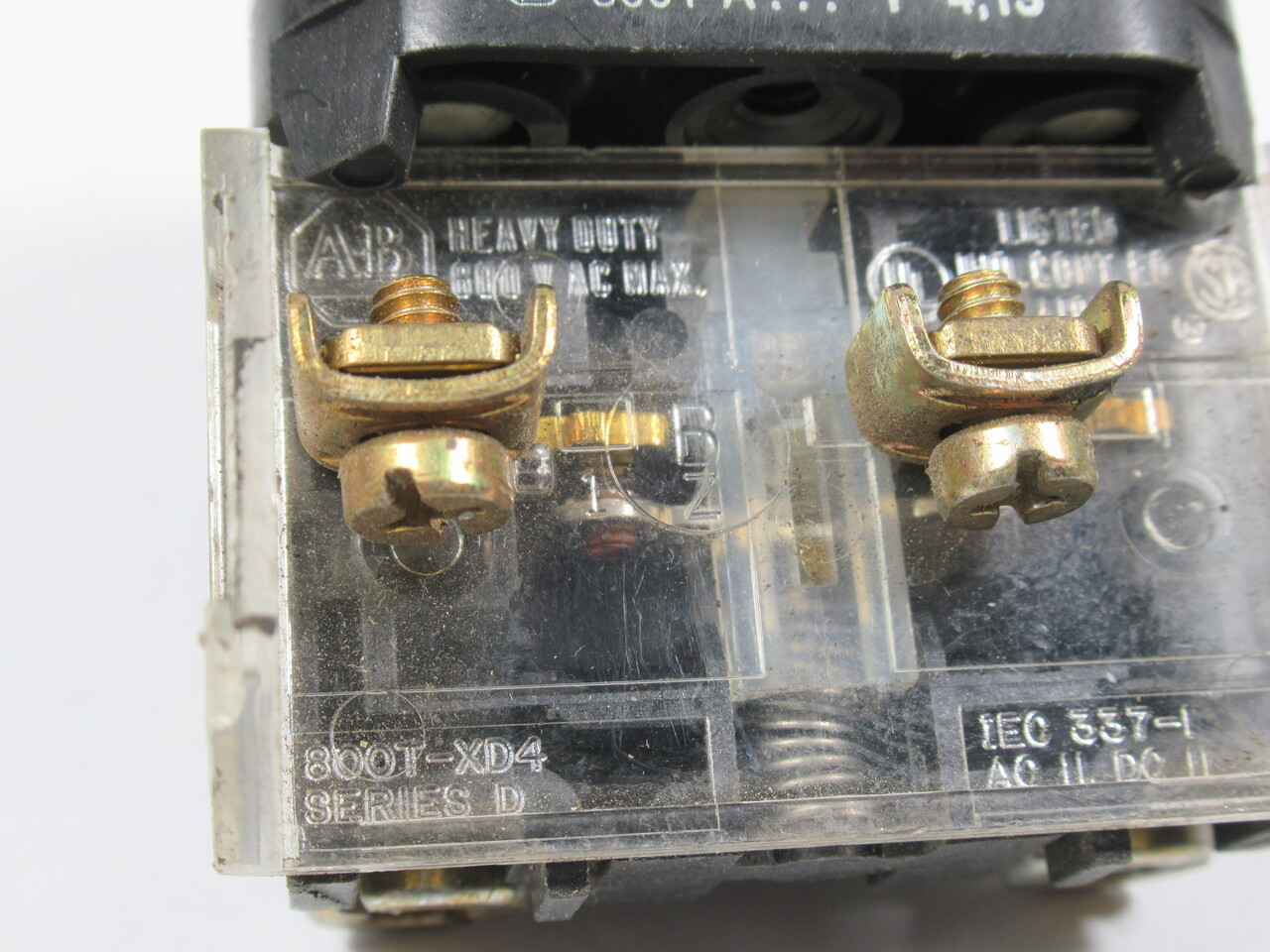 Allen-Bradley 800T-A2D4 Series T Push Button 1NCLB Black Flush Head USED