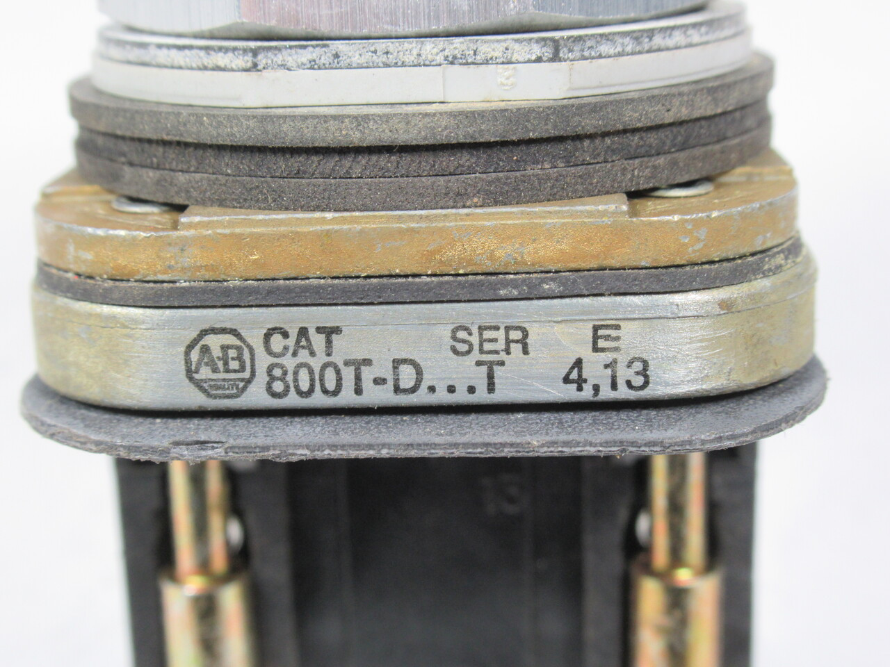 Allen-Bradley 800T-D6D1 Series T Push Button Red Mushroom Head 1NO USED