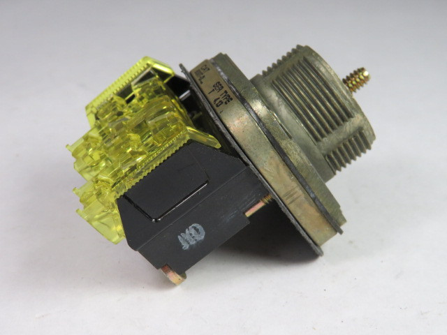 Allen-Bradley 800TC-DXD4S Push Button No Cap Self-Monitoring 1NCLB USED