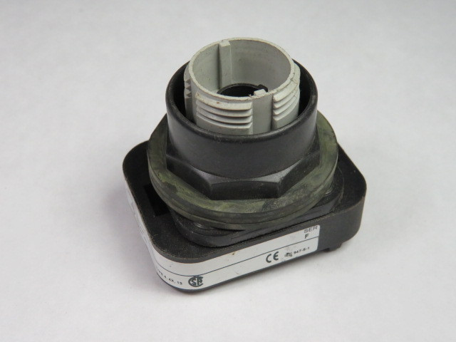 Allen-Bradley 800H-DR Push Button No Cap No Contacts USED