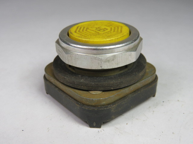 Allen-Bradley 800T-A9 Push Button Yellow Flush Head No Contacts USED