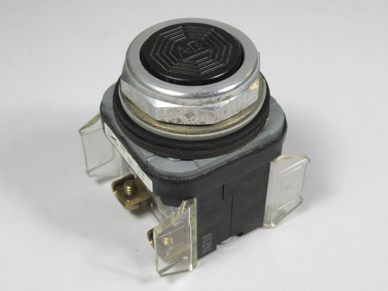 Allen-Bradley 800T-A2A2 Series T Push Button Black Flush Head 2NO USED