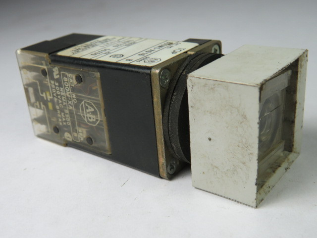 Allen-Bradley 800MS-X016A Ser B Square Push Button 120VAC No Cap 1NO 1NC USED