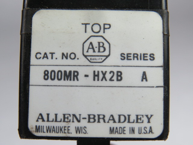 Allen-Bradley 800MR-HK2B 2-Pos Selector Switch Black Lever No Contacts USED