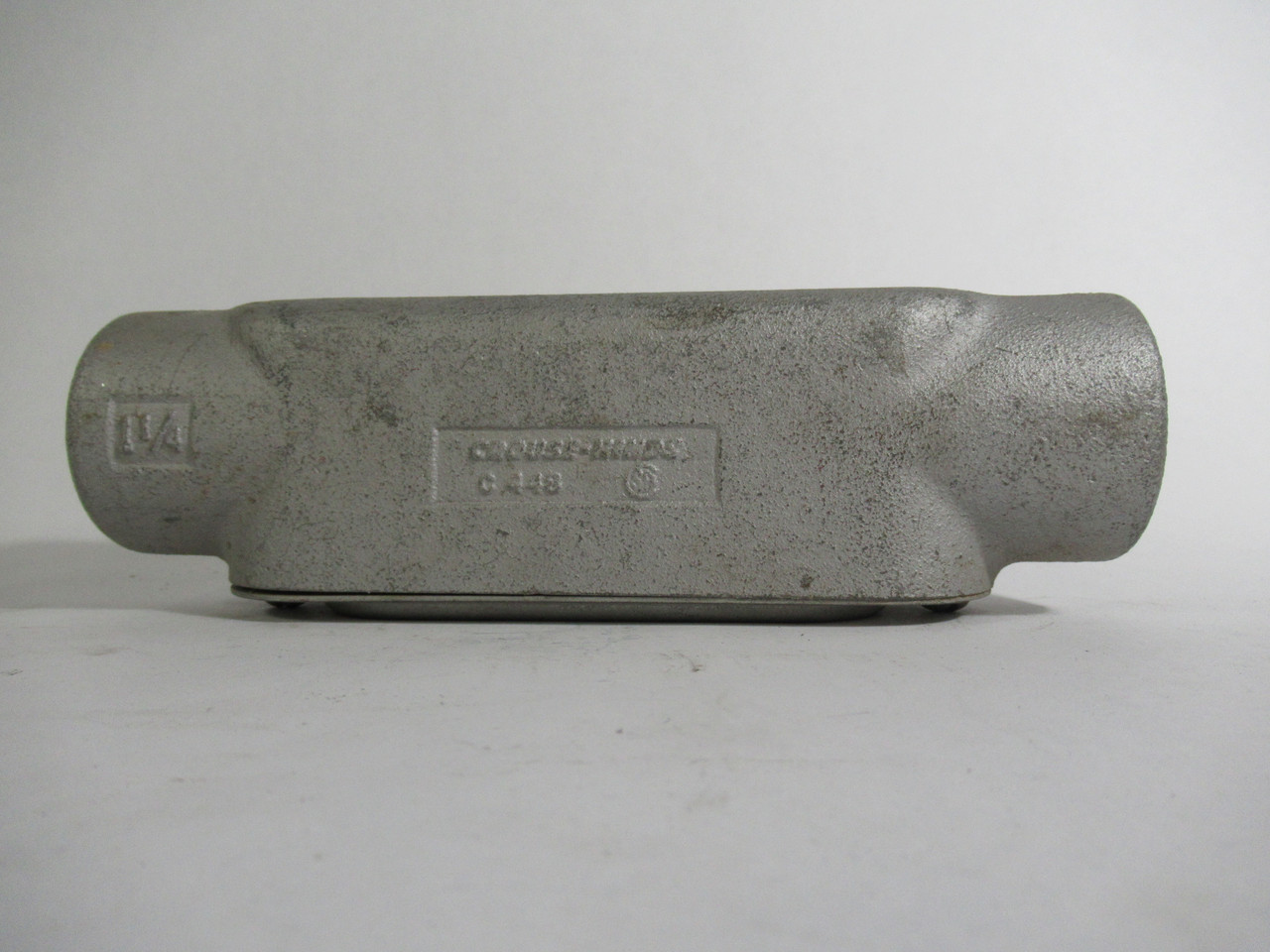 Crouse-Hinds C448 Condulet Form 8 C Shape Conduit 1-1/4” USED