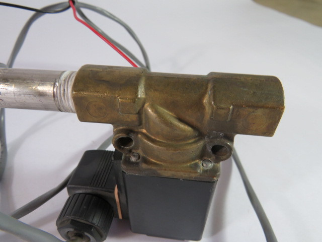 Burkert 00452473 Solenoid Valve Brass Body 29PSI 24VDC 12W USED