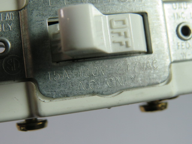Leviton 1104-CW Framed Switch 15A 120/277VAC White USED