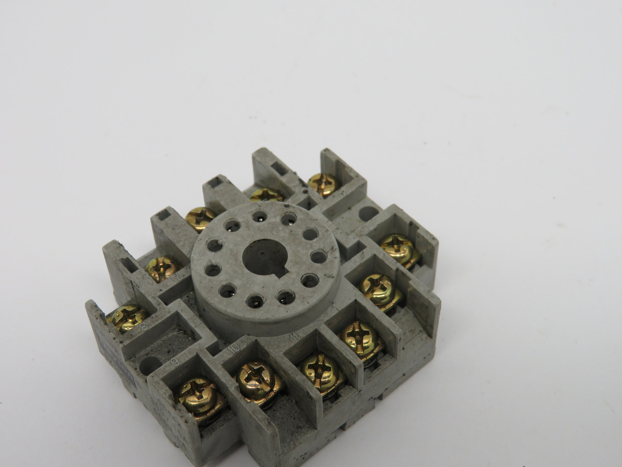 Dayton 6X156M Relay Socket 5-15A 300-600V USED