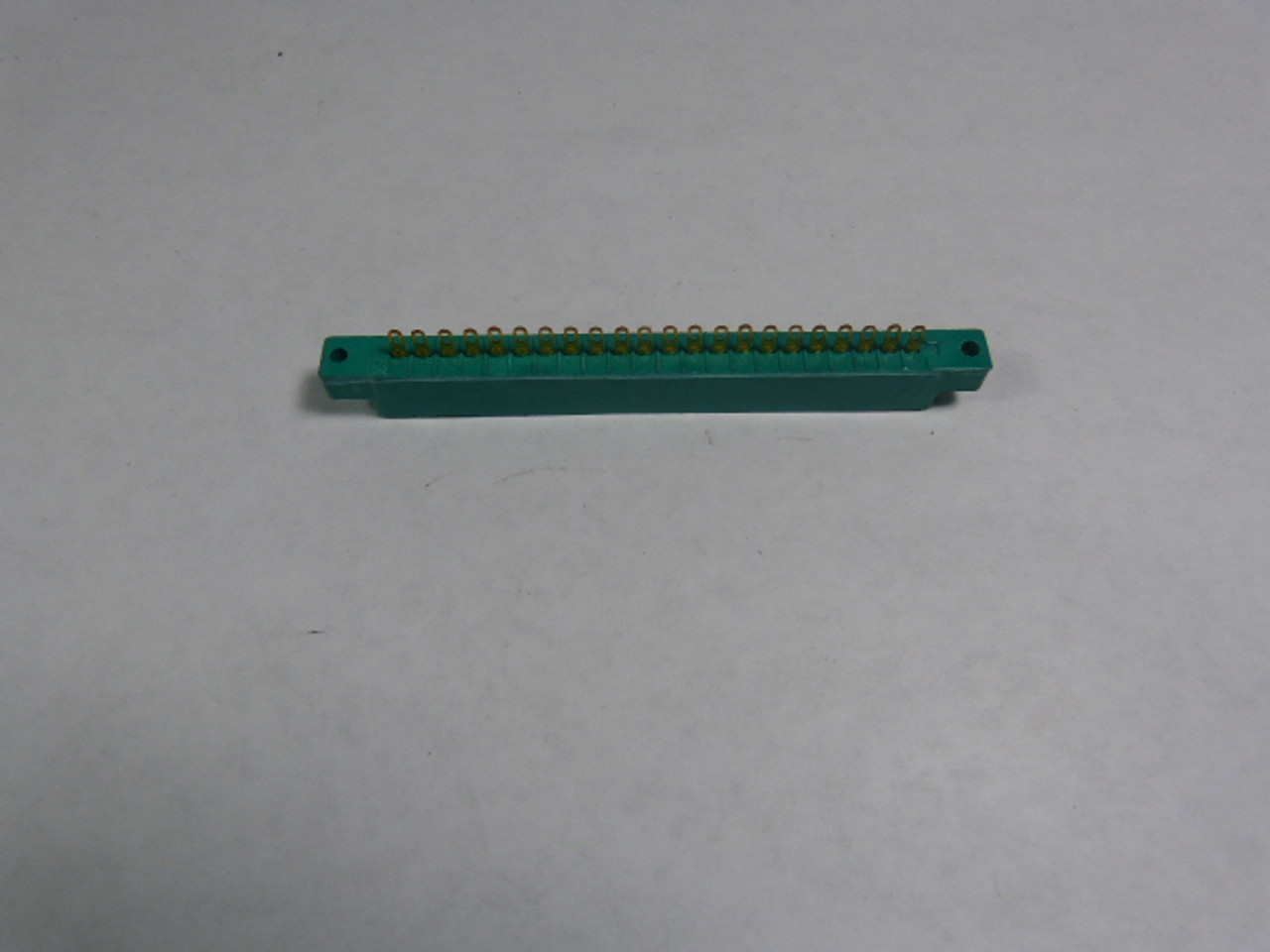 TRW 250-22-30-170 Connector 22 Blade 5A 6mOhm Res. Alt P/N 5022A20 USED