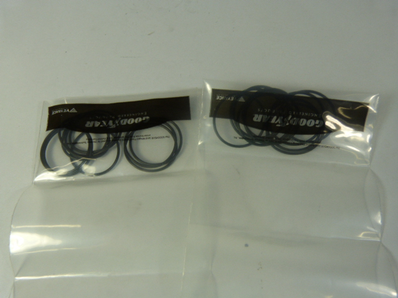 Goodyear OBSPP-20BSPP O-Ring 2 Packages of 20 Pieces Per Bag ! NWB !