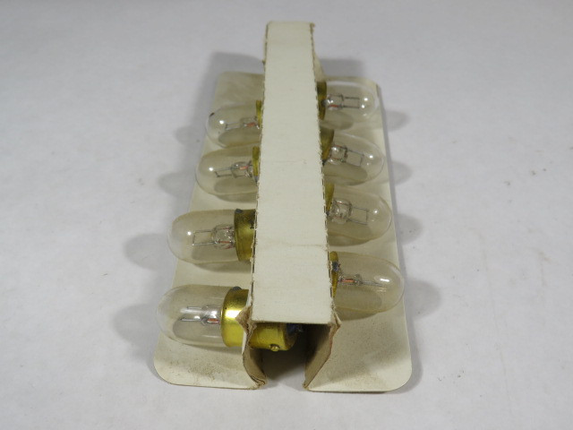 Chicago Miniature 1876 Miniature Bulb 3.5V 2.5A 8.75W Lot of 8 NEW