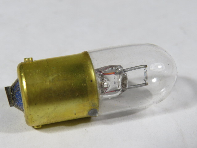 Chicago Miniature 1876 Miniature Bulb 3.5V 2.5A 8.75W Lot of 8 NEW