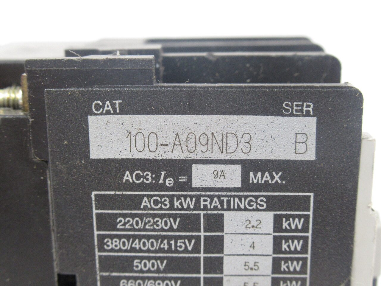 Allen-Bradley 100-A09ND3 Ser.B Contactor 110/120V 50/60Hz GREY *CHIPPED* USED