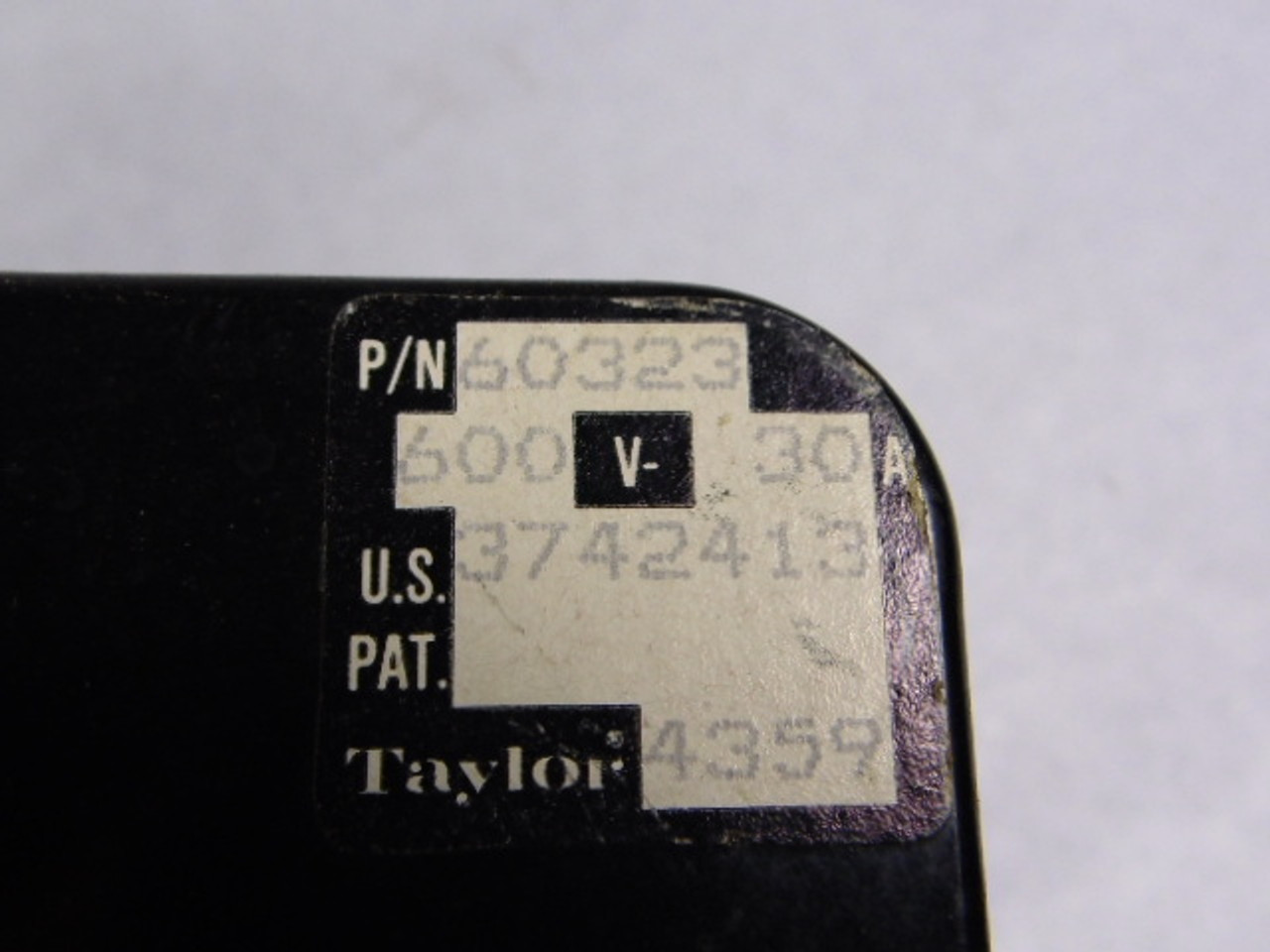 Taylor Fuse 60323 Ceramic Fuse Holder 30A 600V 3P USED