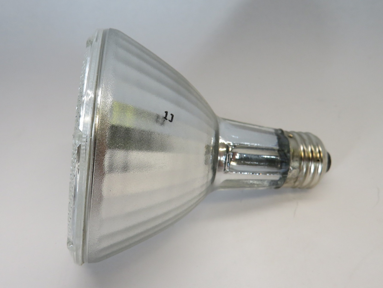 Philips 75PAR30L/FL25-130V Lamp 75W 130V 1050L 2500Hrs. BOX DAMAGE NEW