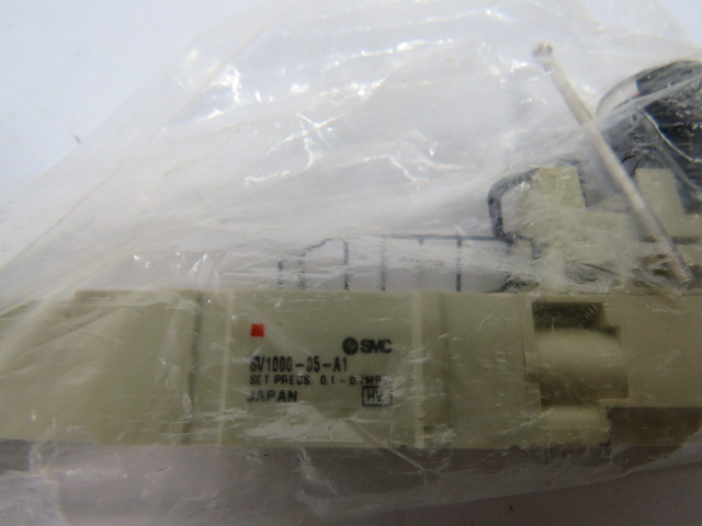 SMC SV1000-05-A1 Sandwich Regulator w/ Gauge ! NOP !