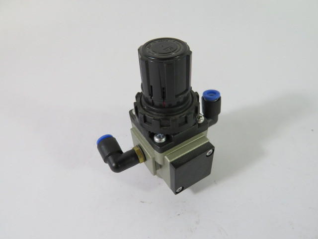 SMC AR20K-N01-1Z Pneumatic Regulator 1/8" 3-30PSIG USED