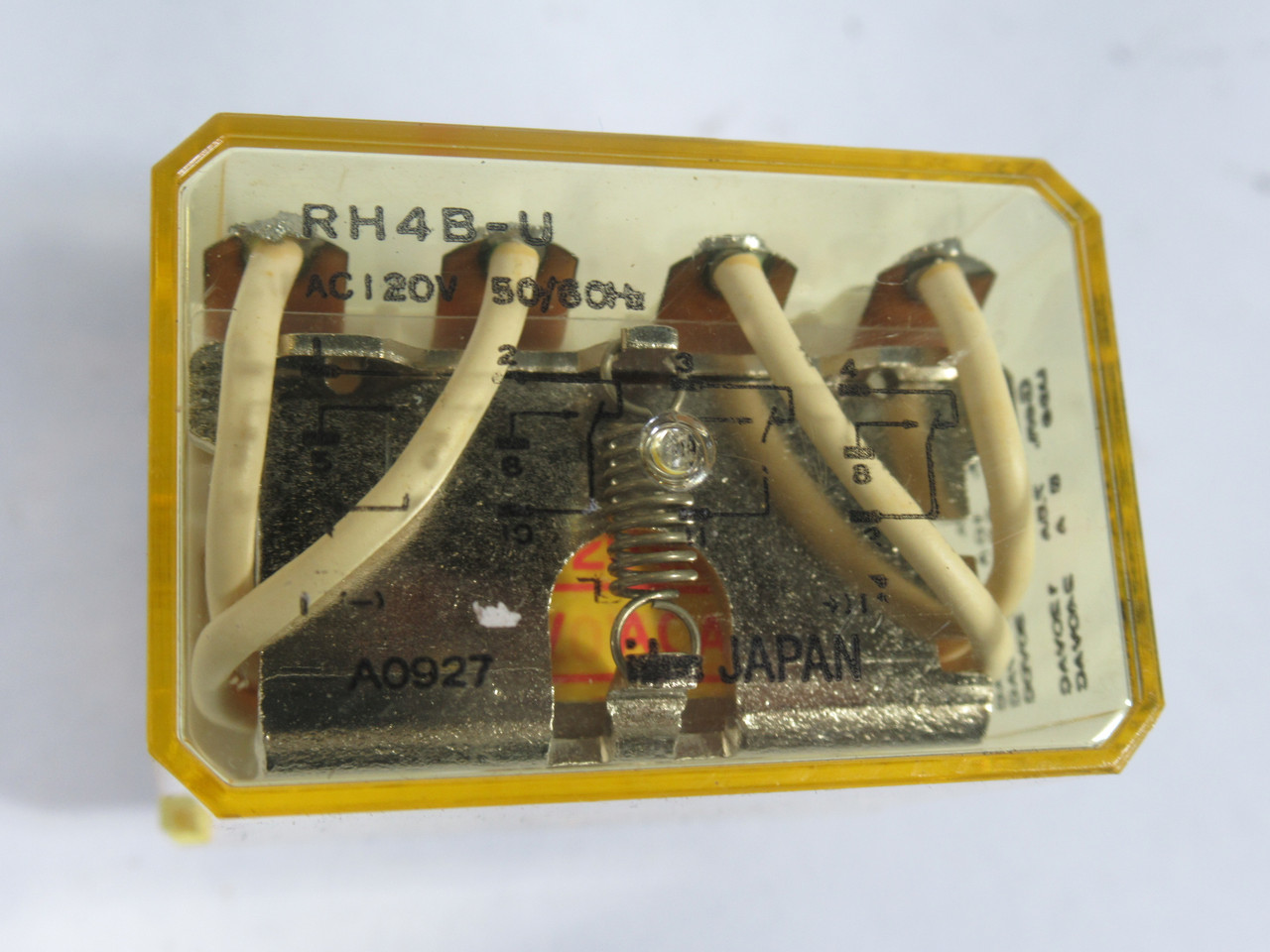 IDEC RH4B-UAC120V Relay 120VAC 50/60Hz 10A 14-Blade USED