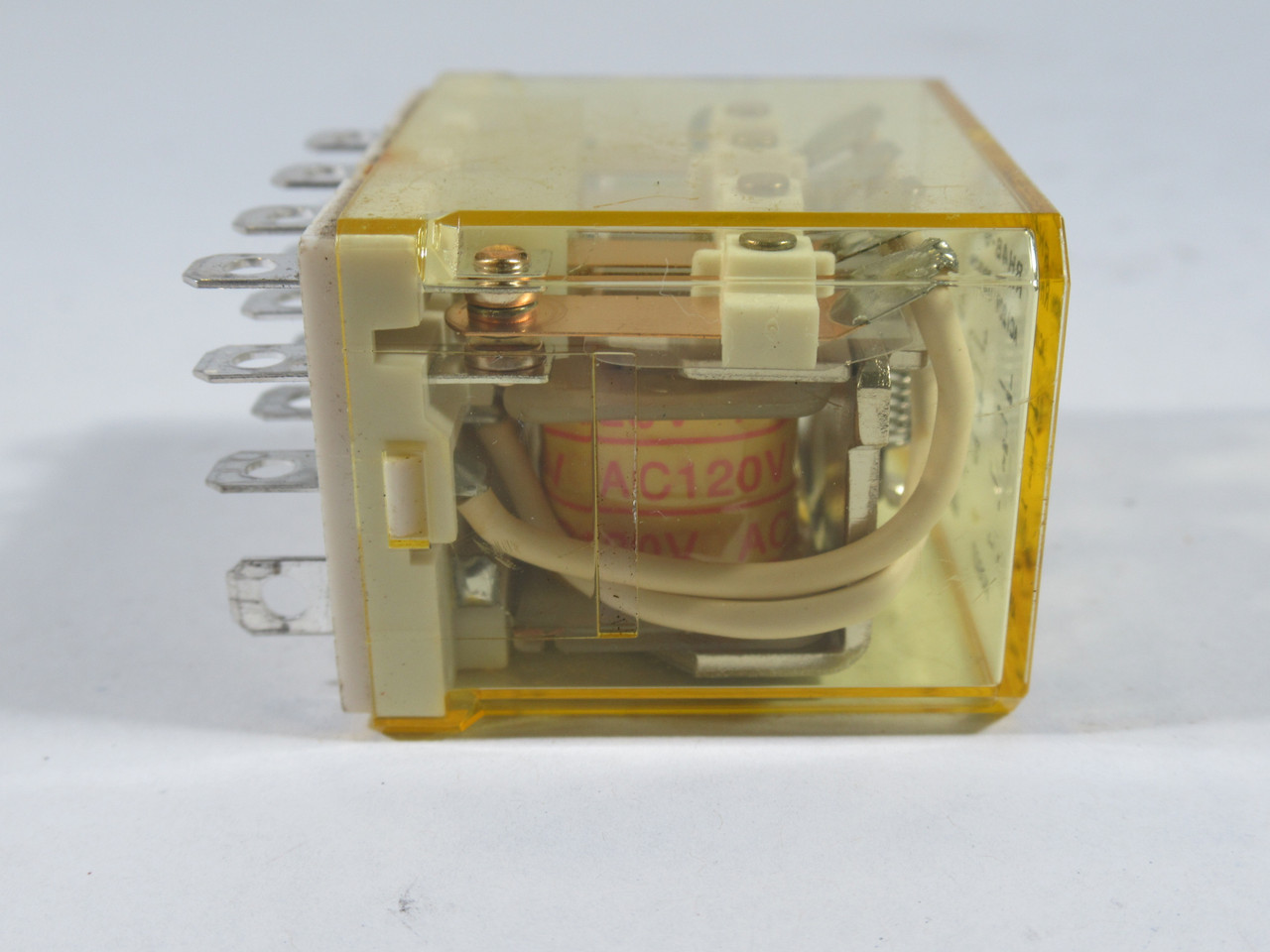 IDEC RH4B-UAC120V Relay 120VAC 50/60Hz 10A 14-Blade USED