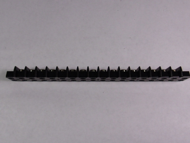 Cinch 16-142 Terminal Barrier Block 16-Pos Double USED