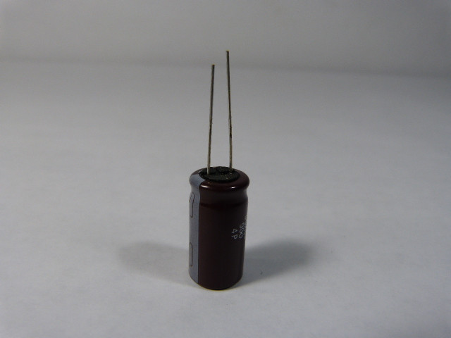 Nippon 35-1000 Capacitor 35V 1000uf ! NOP !