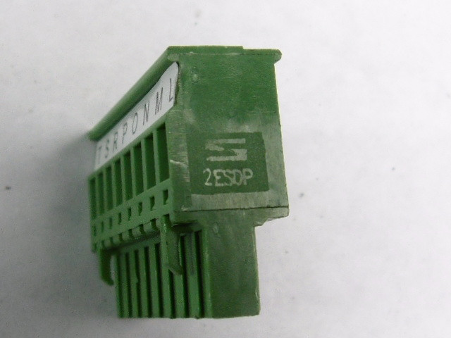 Dinkle 2ESDP-08P Terminal Plug 8-Pole 15A 300V Green USED