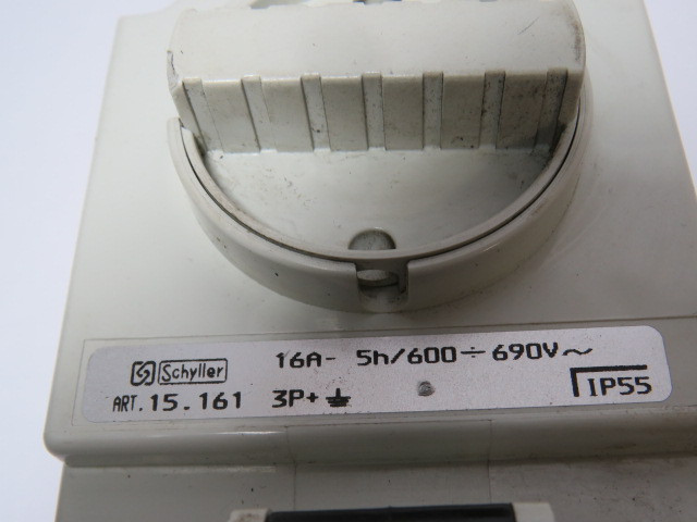 Schyller 15.161 Outdoor Receptacle w/Disconnect 16A 600-690VAC 3Pole USED