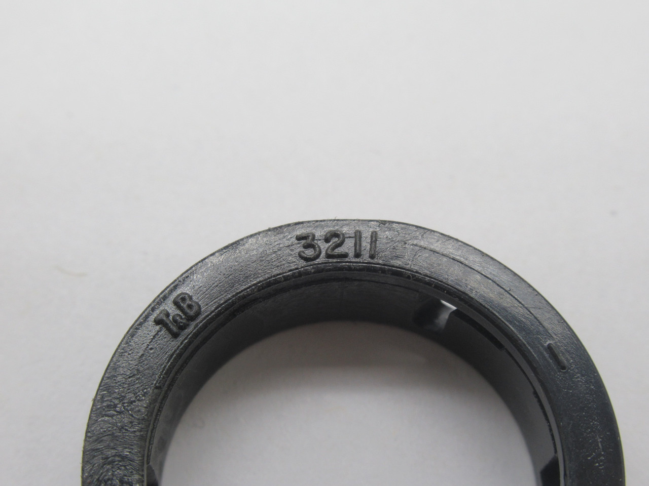 Thomas & Betts 3211 Knockout Bushing 3/4" Trade Size x 1.215" OD *LOT OF 12* NOP