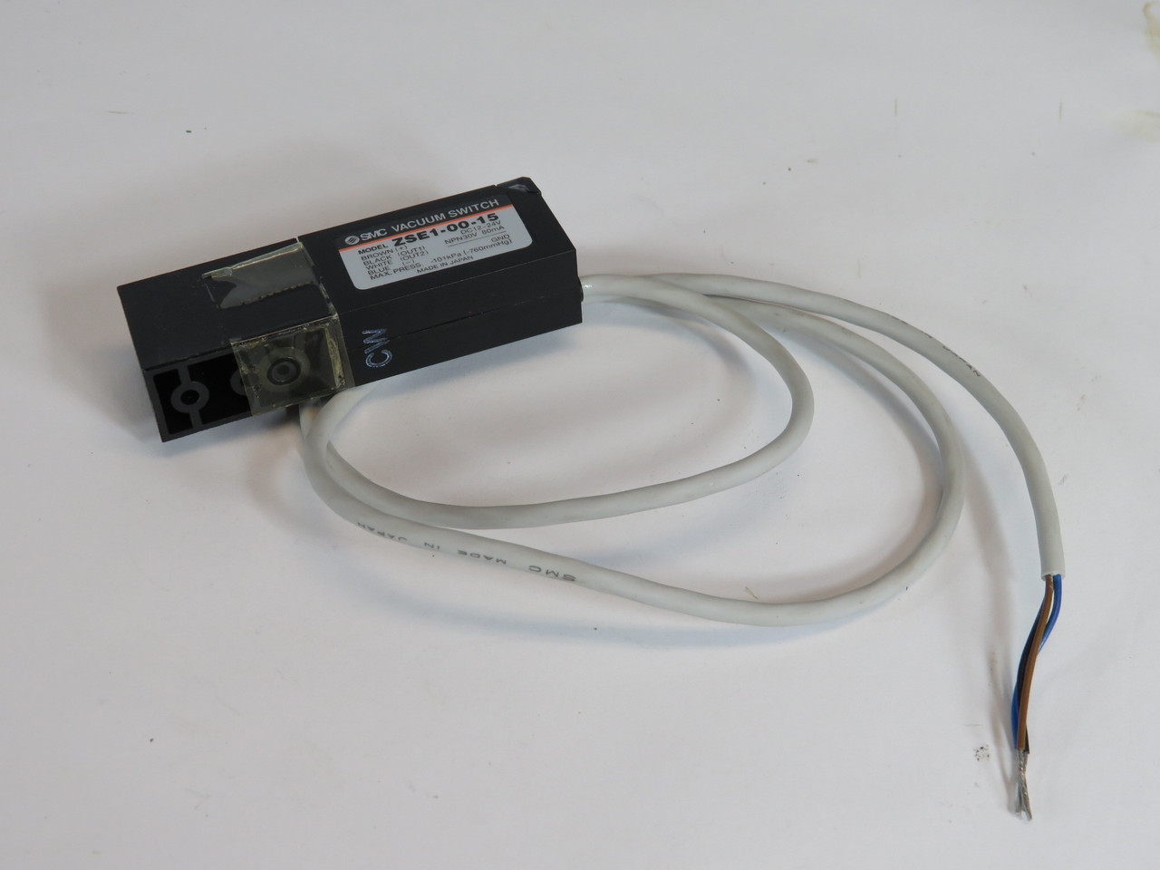 SMC ZSE1-00-15 Vacuum Switch 12-24VDC USED