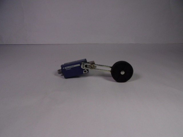 Telemecanique ZCP-21M12/ZCY49 Limit Switch Assembly USED