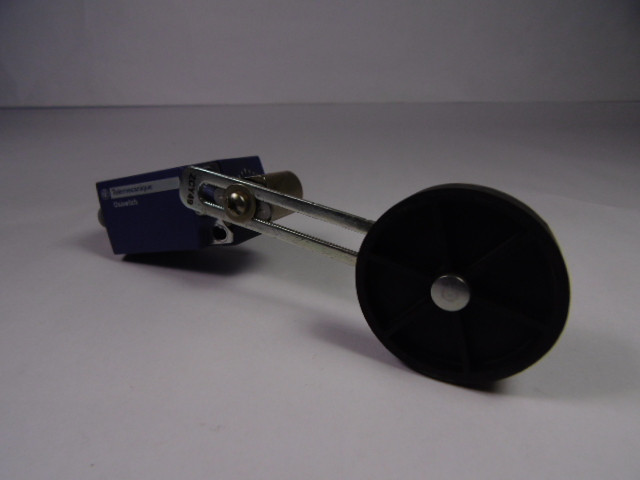 Telemecanique ZCP-21M12/ZCY49 Limit Switch Assembly USED