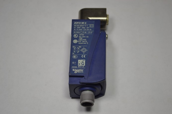 Telemecanique ZCP-21M12 Limit Switch 24 Vac 4 A USED