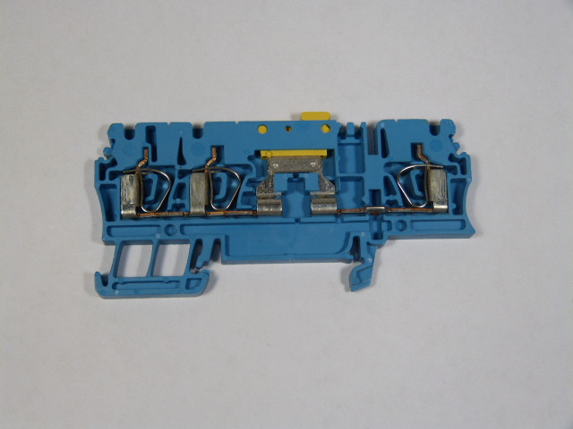 Weidmuller ZTR-2.5/3AN Terminal Block 2.5Mm 3-Conducter Blue USED