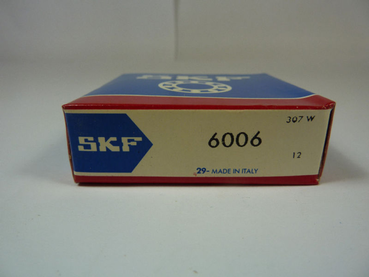SKF 6006 Single Row Ball Bearing ! NEW !