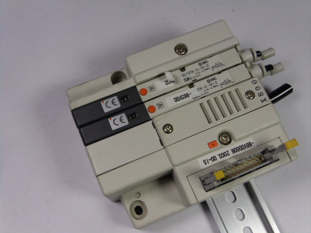 SMC SS5Q13-02PDC-D SQ1131N-5-C4-Q Solenoid Valve Manifold Assembly USED