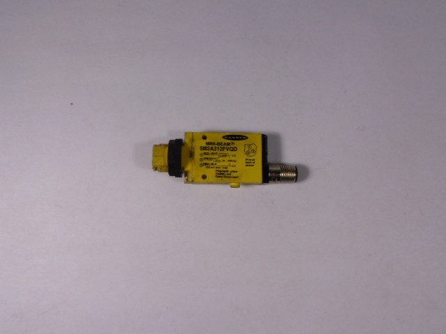 Banner SM2A312FVQD Mini-Beam Photoelectric Sensor USED