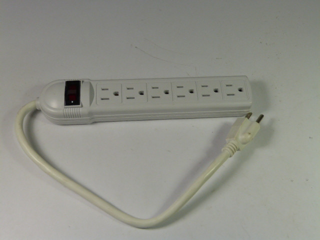 Generic S-25H-6S Power Strip Outlet 3Ft 6 Port USED