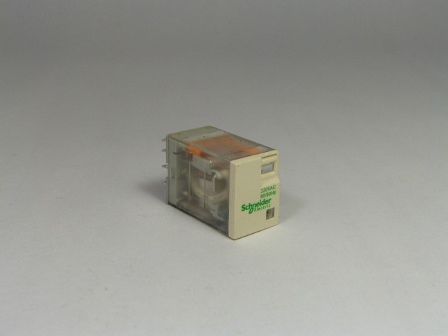Telemecanique RXM-4LB2P7 Relay 3 Amp 230V 50/60Hz W/ Indicator USED
