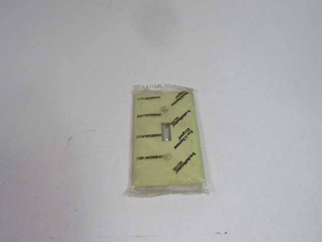 Pass & Seymour TP1-I Ivory 1-Gang Toggle Switch Wall Plate ! NWB !