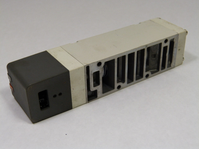 SMC VQC5101-5 Plug-In Single Solenoid Valve 0.2-1.0MPa USED