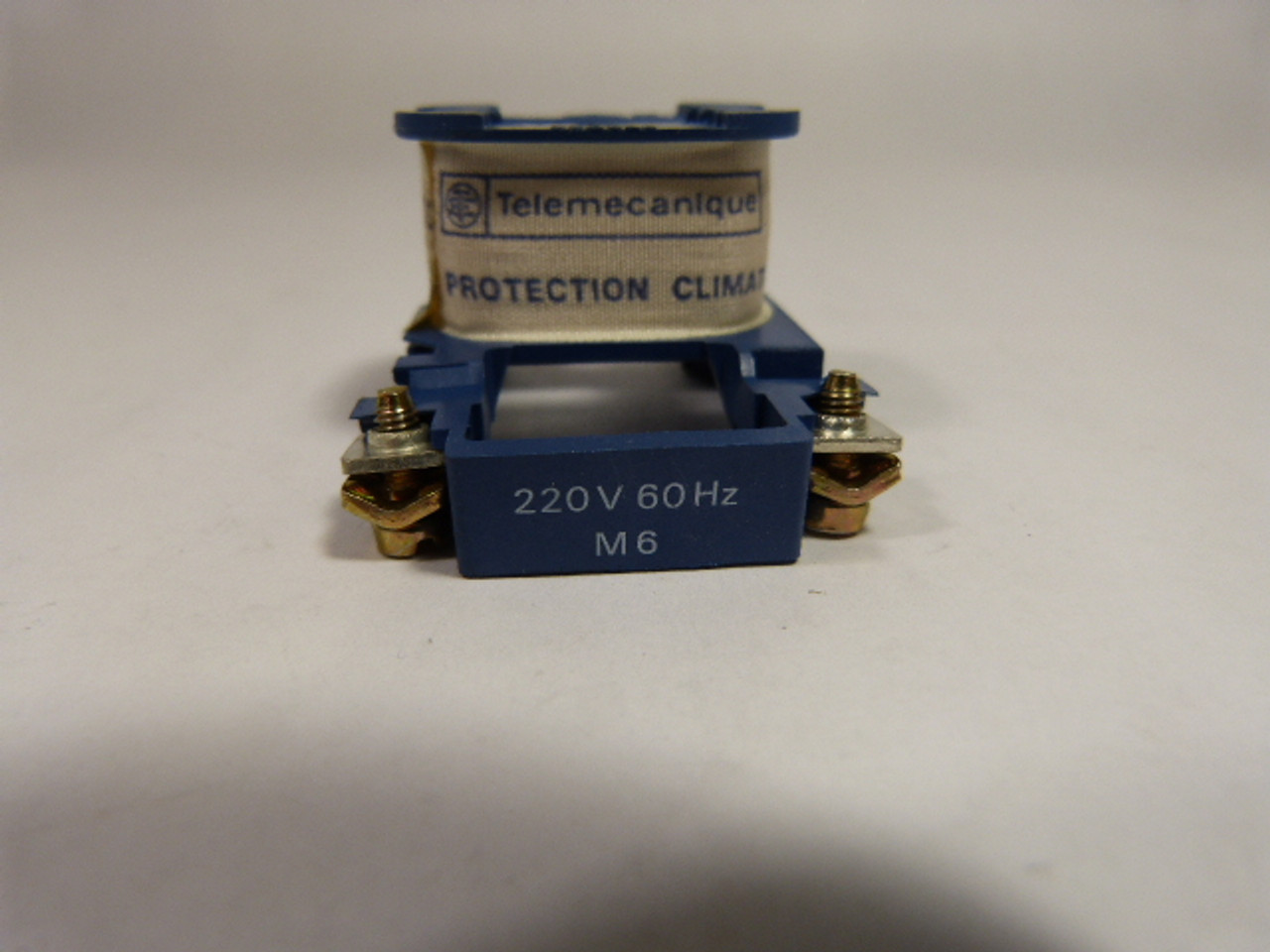 Telemecanique LX1-D2M6 Contactor Coil 220V 6Hz NOP