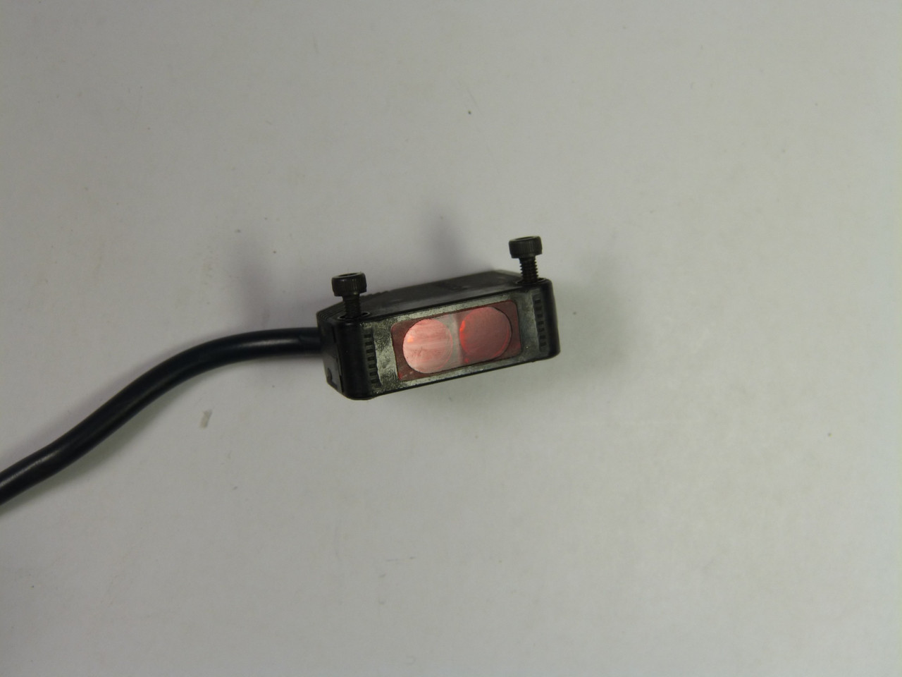 Omron E3Z-D81 Photoelectric Proximity Switch 12-24VDC 30mA 47"L *Cut Cable* USED