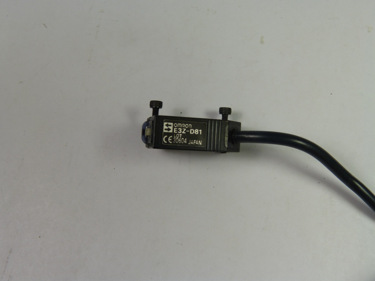 Omron E3Z-D81 Photoelectric Proximity Switch 12-24VDC 30mA 47"L *Cut Cable* USED