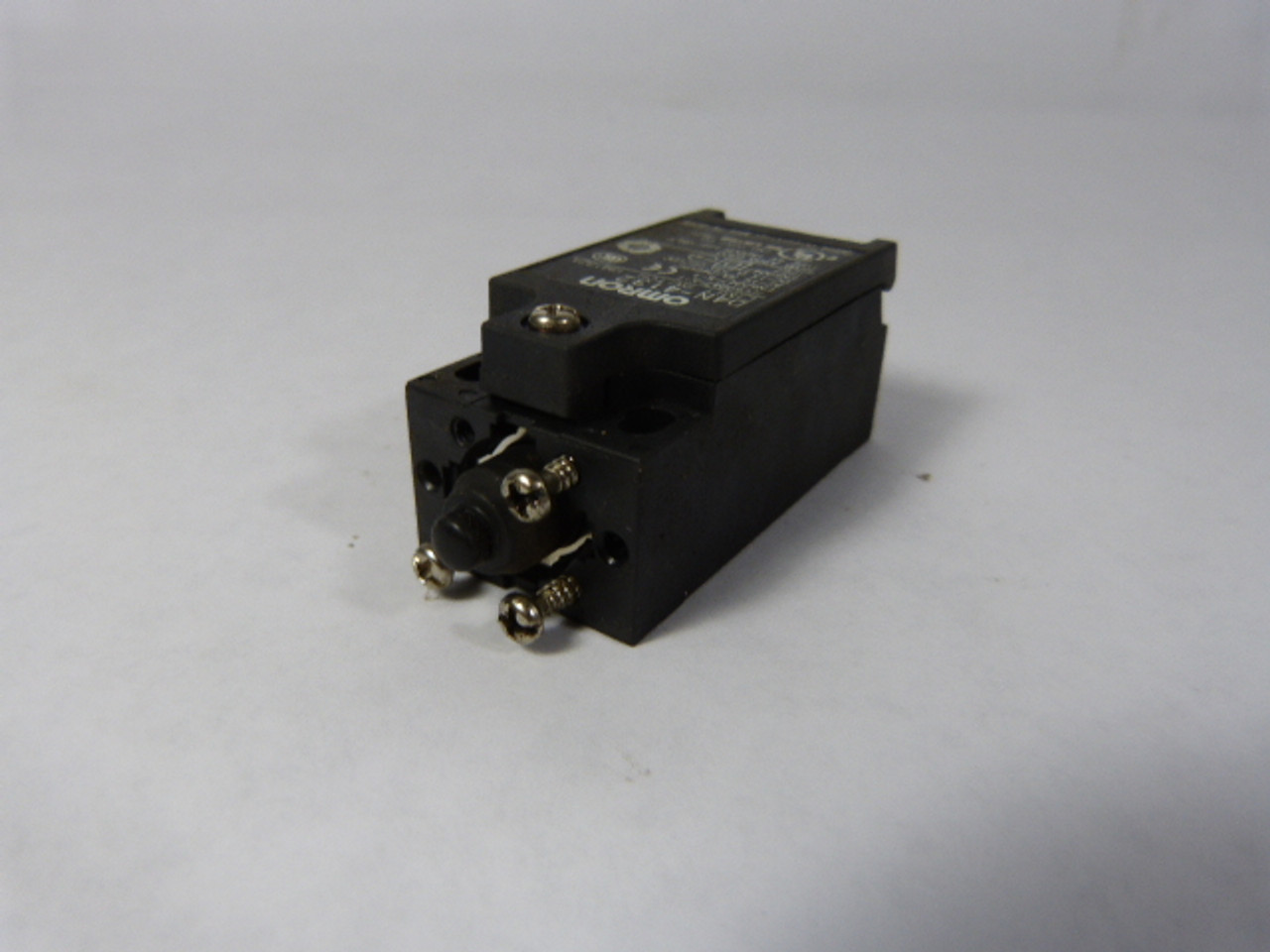 Omron D4N-4132 Safety Limit Switch Plunger Top USED