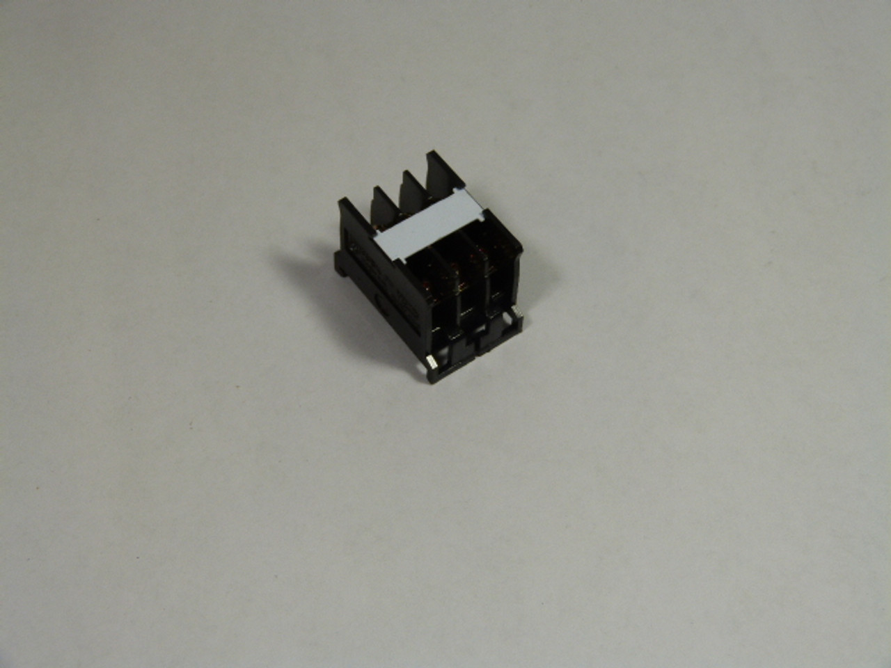 Mack Ind IN13SBK Terminal Block 20 Amp 3 Pole USED