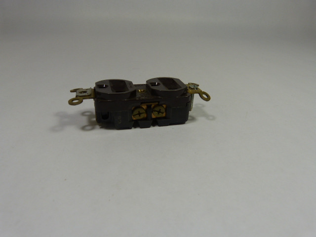 Hubbell HBL5252 Electrical AC Power Receptacle 15 A 125 V Brown USED