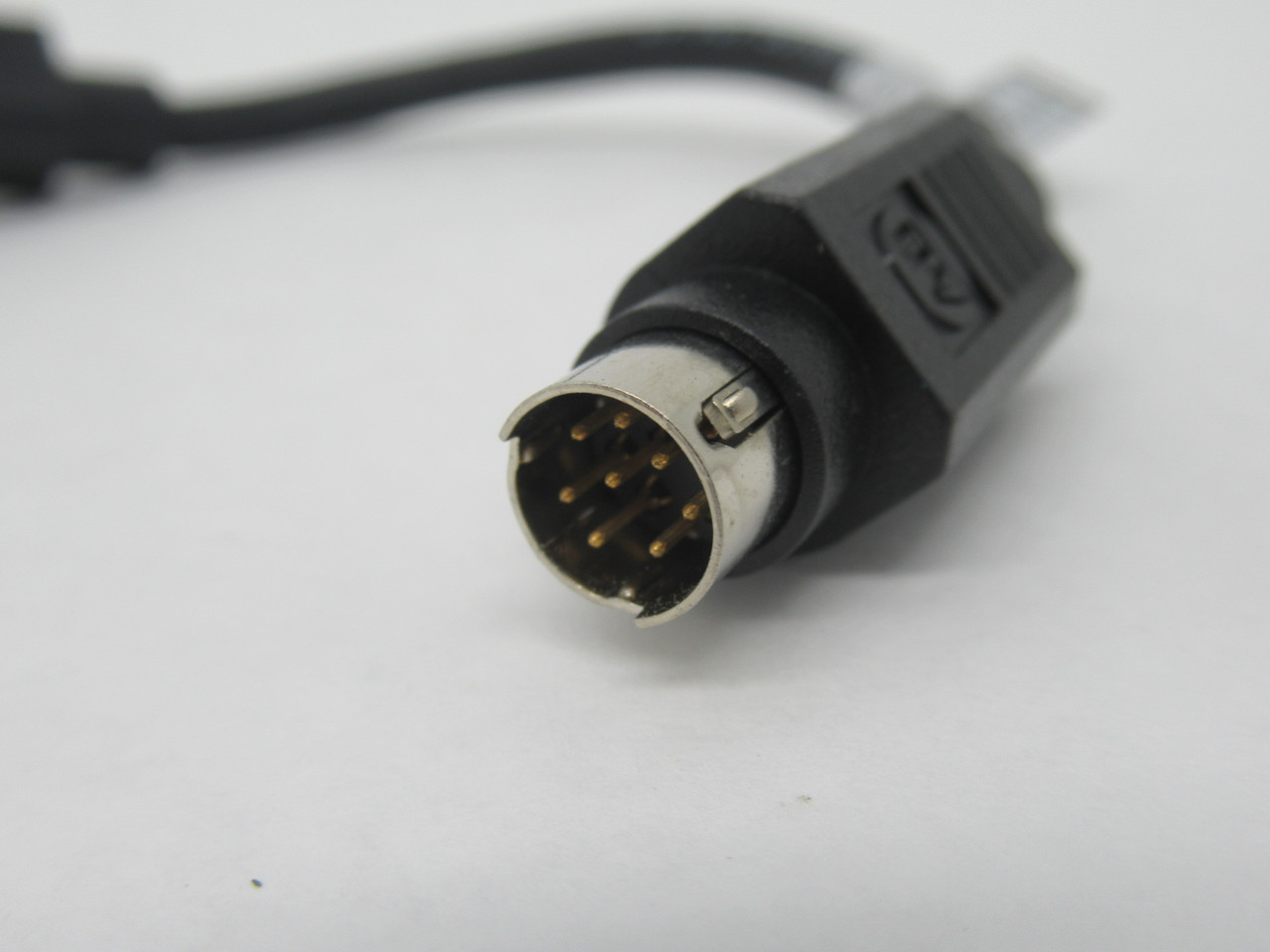 Allen-Bradley 1202-C02 Connector Cable 0.2m L A22105-134-12 USED