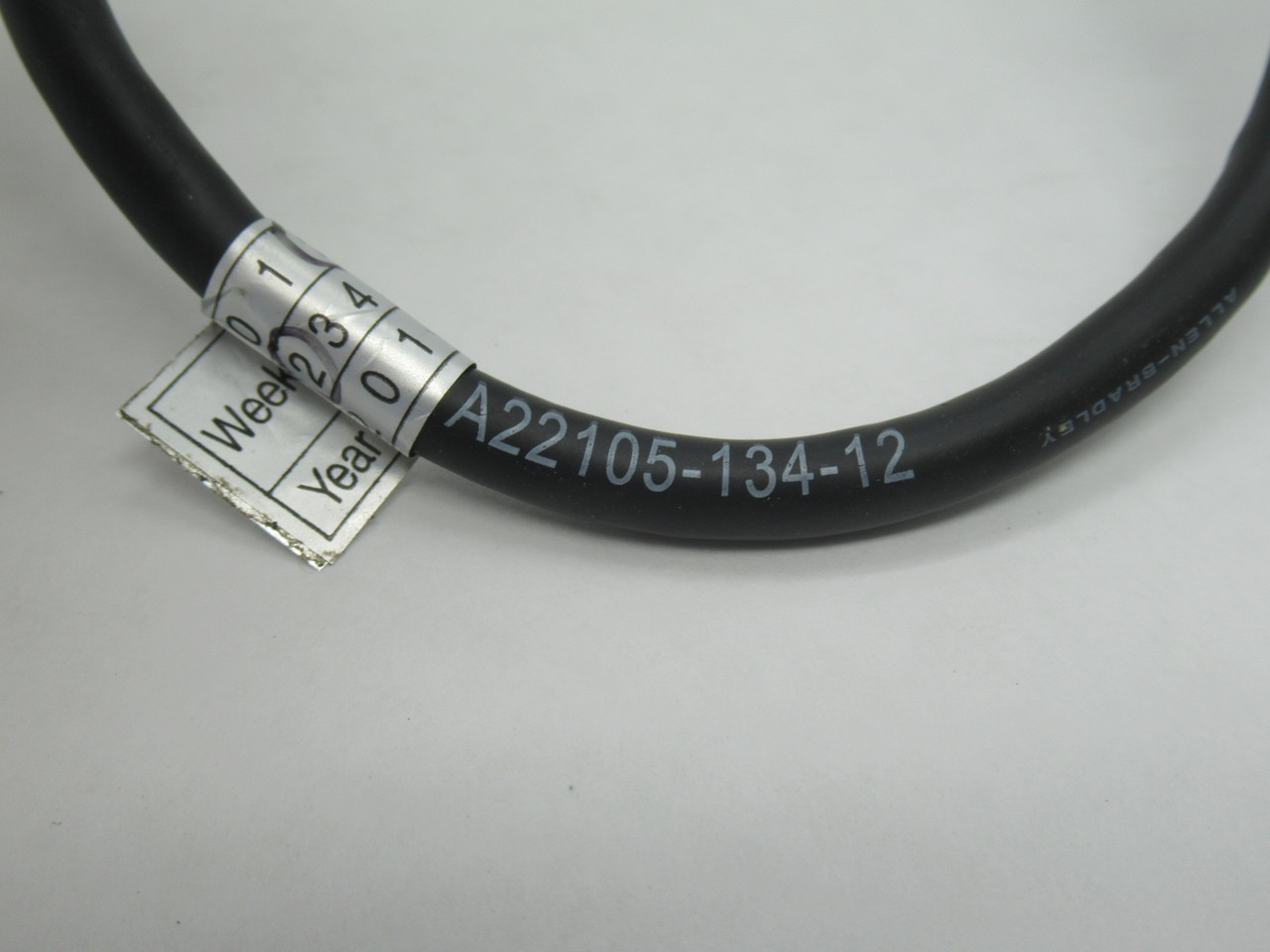 Allen-Bradley 1202-C02 Connector Cable 0.2m L A22105-134-12 USED