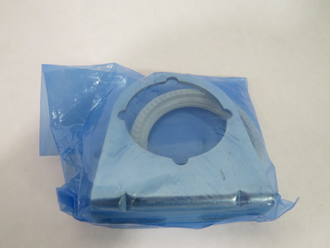 SMC AR32P-270AS Bracket Assembly for AR Regulator ! NWB !