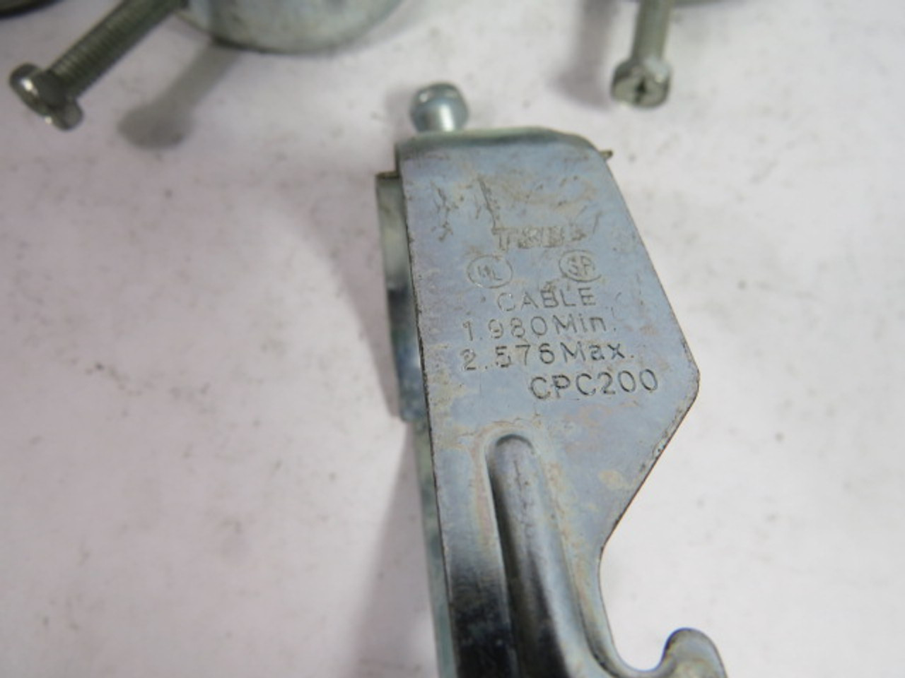 Thomas & Betts EMT Rigid CPC200 Cobra Clamp 2" 6-PK USED